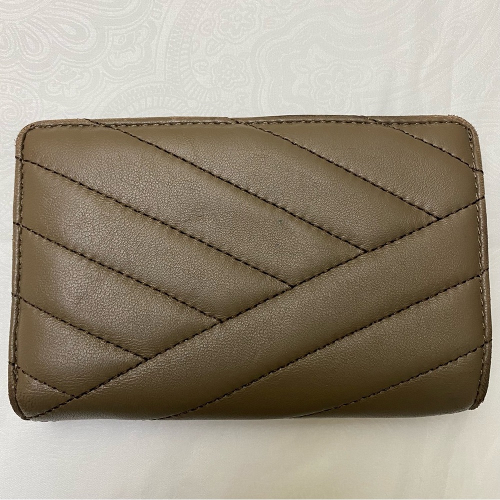 Tory Burch Medium Kira Wallet - Picture 5 of 11